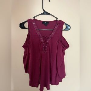 IZ byer love sleeve open shoulder top, Size small